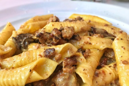  GARGANELLI AL RAGÚ BIANCO DE CERDO